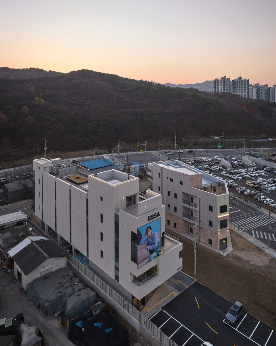 에싸소파 플래그쉽 스토어 ‘플로팅 박스’ 상세 이미지 10