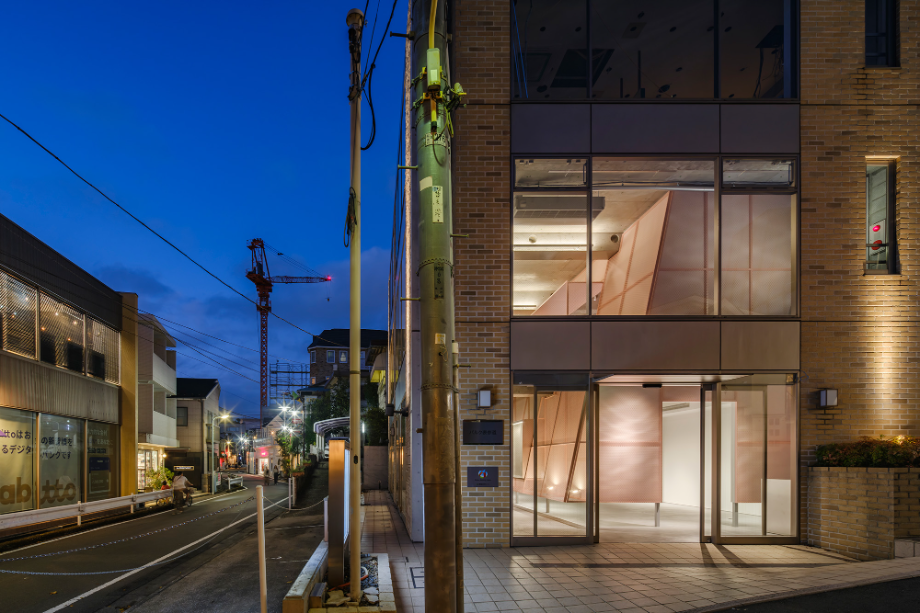 팬들의 집, 도쿄 House of fans, Tokyo 상세 이미지 1